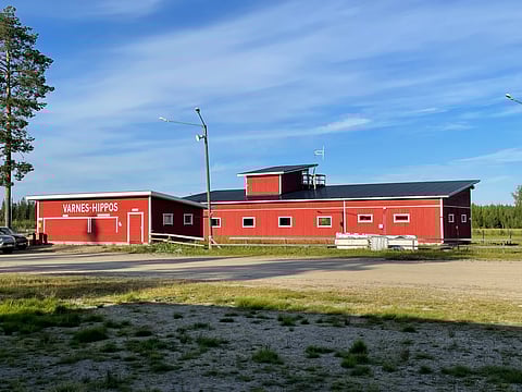 Hankasalmen Varnes-Hipposta on kunnostettu hanke kerrallaan.