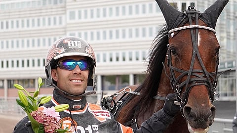 Claes Sjöström ja Mia Amore Solvallan voittajina Sjöström luottaa Eddy Westiin Örebrossa.