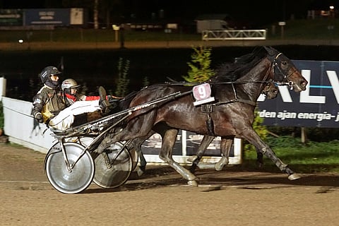 Väinö-Kalle Korhonen sai tuulettaa täysosumaa Wat Arun Axin rattailla.