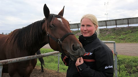 Elina Perho ja Oskar Kylin Blomin listoilla valmentautuva 2-vuotias Praetorian Zon.