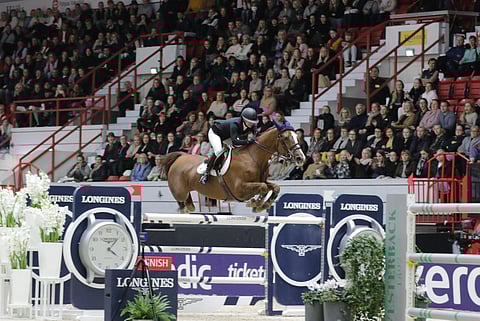 Angelika Augutsson Zanotelli Kalinka van der Nachtegaele lentämässä kohti osakilpailuvoittoa.