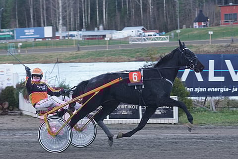Sahara Commanderin kyydissä valmentaja Tommi Kylliäinen otti ilon irti ylivoimasta.