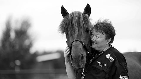 Erikasson ja Bella Varjonen vuonna 2016.