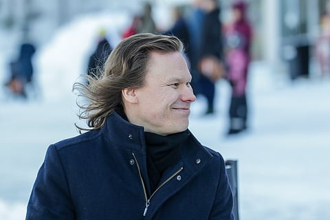 ”Nyt täytyy vaan toivoa, että pelaajat löytävät ravit nopeasti uudestaan, kun ne tällä viikolla jatkuvat", Veikkauksen Juha Ahjolinna huokaa.