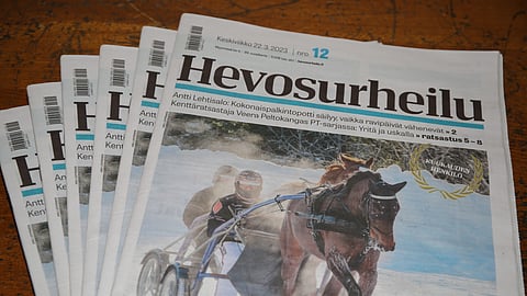 Suuren osan Hevosurheilun sisällöstä voi myös kuunnella, vaikkapa kilpailureissulla autosa.