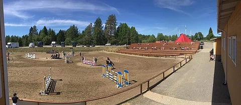 Lupiksen iso ulkokenttä.