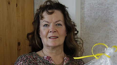 Teija Keskinen kukitettiin viime viikonloppuna Pohjois-Hämeen ravinaisten kokouksessa.