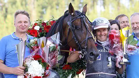 Le Gros Bill palaa Ari Vianderin (vas.) valmennukseen.