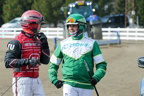 Juho Ihamuotila valmentaa Graham Hilliä.