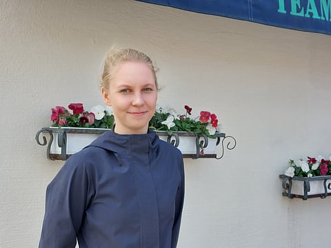 Iida Rahkonen työskentelee Tomas Malmqvistilla Ranskassa.