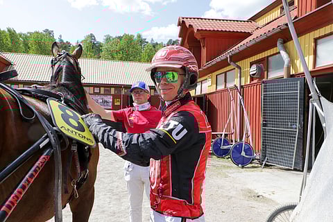 Santtu Raitalan ensimmäinen ajettava on Damon Hill Treb.