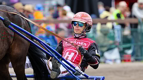 Santtu Raitala ajaa useampaa suosikkia Ylivieskan raveissa. Jockas Rita on ollut toistaiseksi tappioton.