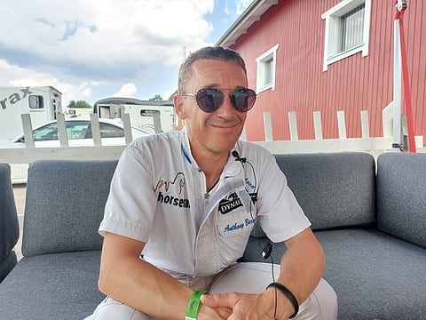 Ohjastaja Anthony Barrier luottaa Etonnantiin.