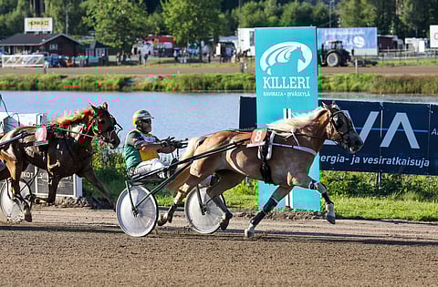 Hentun Liisa hallitsi Derby-karsinnassa keulasta.