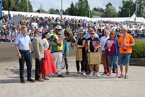 Hentun Liisa sai Pikkukuningattaren arvonimen.