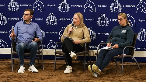 Paneelikeskustelussa Jarno Kauhanen, Jonna Irri ja Riina Rekilä.