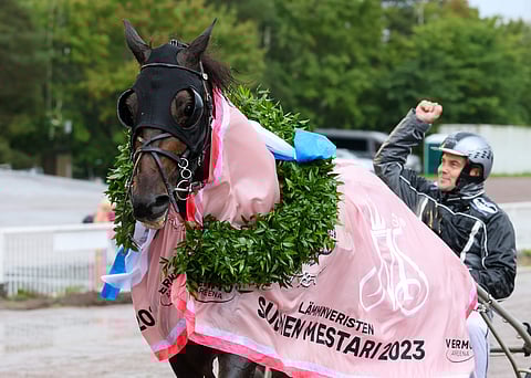 Jarno Kauhanen tuuletti Yolo Savoyn Suomen mestaruutta.