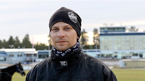 Ville Pohjola joutuu olemaan ainakin muutamia viikkoja sivussa ammatistaan vakavan haaverin vuoksi.