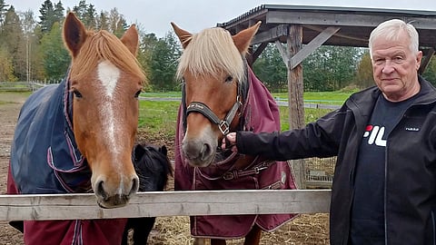 Hannu Lähteenmäki yhdessä Avantin ja Voima-Simon kanssa.