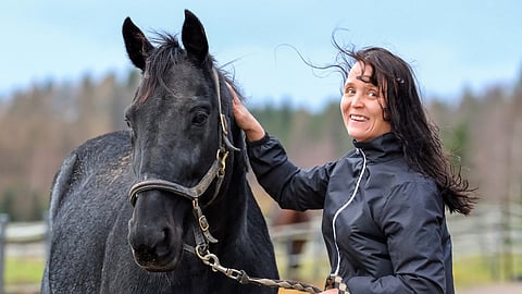 Petra Huhti täyttää 50 vuotta.