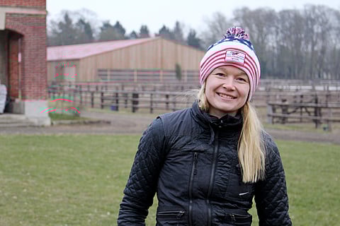 ”Teen sitä sen takia, koska tykkään seurata Ranskan raveja. Se on enemmän intohimoni – tykkään seurata hevosia”, Satu Liitiäinen viihtyy tv-työssä, mutta ei koe sitä intohimonaan.