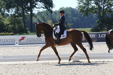 Emma Kanerva ja Greek Air avasivat kansainvälisen kautensa keskiviikkona Aachenin CDI3* -kisoissa. 