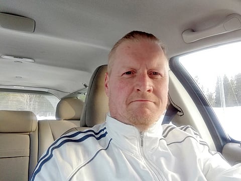 Arto Rahkoselle autonratissa istuminen on tuttua. 1990-luvun alussa hän teki pohjoisessa aktiivisesti selostuskeikkoja.