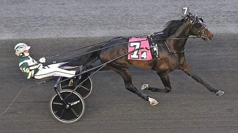 Karl ravaa ylivoimaiseen voittoon.