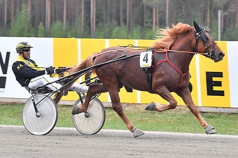 Henri Bollström lasketteli Carulla ylivoimaisen voiton.