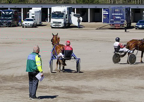 Kilpailukiellossa oleva henkilö ei saa oleskella varikolla.