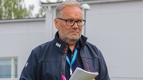 Jarmo Nirhamo kertoo opastusta ajotavoista tehdyn ennen maanantairaveja ja lisää heti avauslähdön jälkeen.