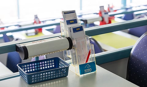 Kirjoittaja toteaa, että valtiolla on vastuu hevostalouden hyvinvoinnista, oli tuleva malli sitten yksinoikeus- tai lisenssijärjestelmä.