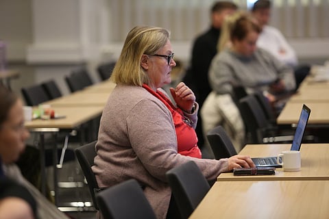 Annaliisa Aarnio-Wihuri vaatii tiukin sanakääntein kulukuria. 