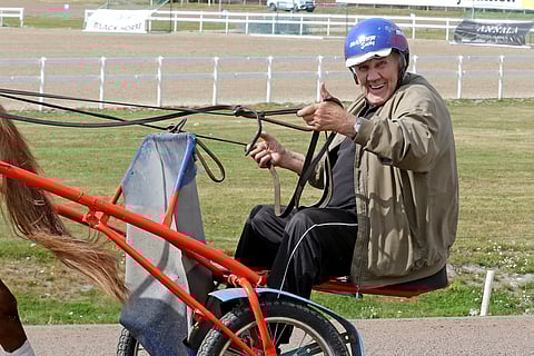 ”Kokonaisuutena, kun katson elettyä elämää, olen onnellinen”, Aarne Halla-Aho sanoo.