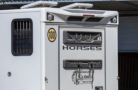 Hevoskuljetuksia voi tarkastella myös ympäristönäkökulmasta.