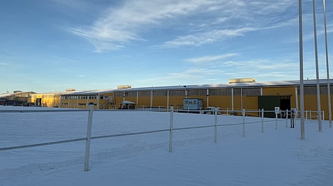 Oulun Ratsastajien maneesi Äimärautiolla.