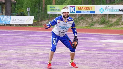 Jimi Heikkinen pelasi paluunsa jälkeen ensimmäisen pelin harjoitusottelussa entistä seuraansa Sotkamon Jymyä vastaan.