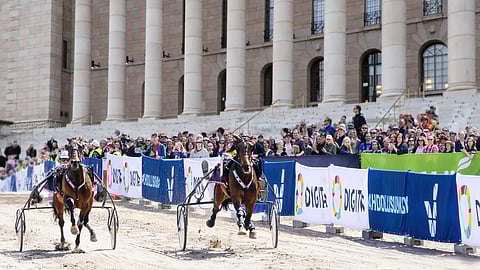 Raviurheilu tuodaan paraatipaikalle kesäkuussa.