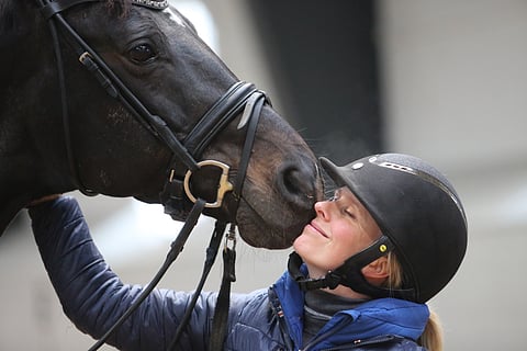 Sir Fashion käy oriasemalla. 