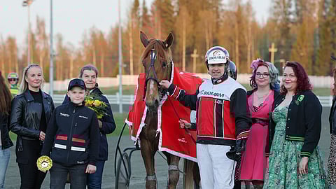 Brenna ja Ilkka Hoffren juhlivat Kuopiossa.