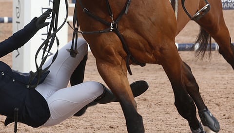 Ratsastus on laji, jossa putoamiselta voi olla vaikea välttyä. 