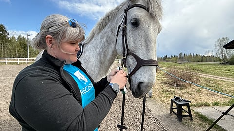 Mittarit antavat tarkkaa tietoa, mitä liikkeessä tapahtuu. Ohjastuntumamittauksessa mittalaite kiinnitetään ohjiin.