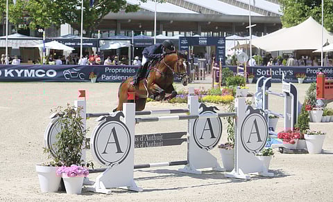 Niclas Aromaa ja Cascalinus ja kolme muuta suomalaisratsukkoa menevät Riesenbeckiin.