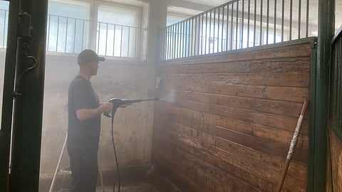 Painepesurilla lattiasta kattoon. 