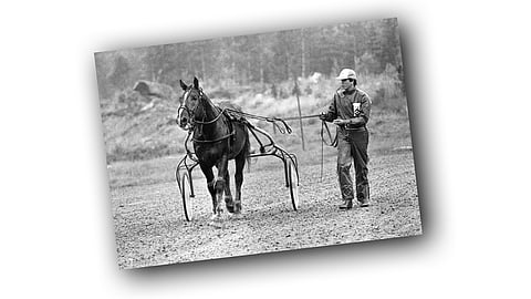 Kuva-arvoitus: Tiedätkö ketkä ovat kuvassa?