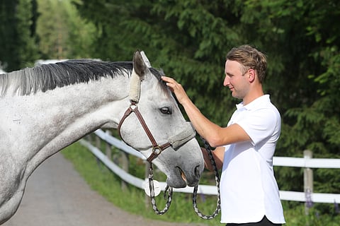 Hallitseva kultamitalisti Axel Lindberg ja Bonapartis SM-kisoissa 2024. 