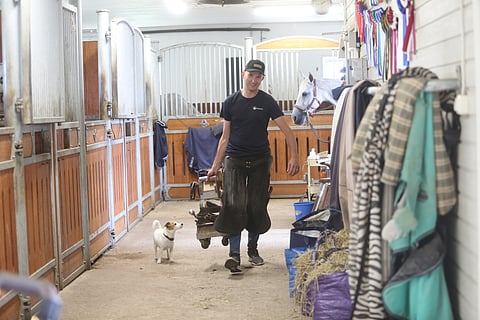 Valtteri Gundersbyn työasuja on monenlaisia. Tässä yksi niistä. 