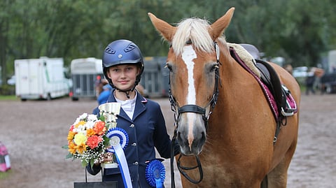 13-vuotias Hietala ja Veikon Viivi saivat tuomaristolta paljon positiivista palautetta. 