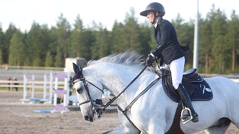 Susanna Granroth ja uskollinen KG Corazon kurottivat Pohjola Gold GP:n sarjavoittoon. 