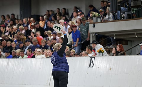 Huutokauppaa ei jatkossa seurata maneesissa, vaan ravintolassa.